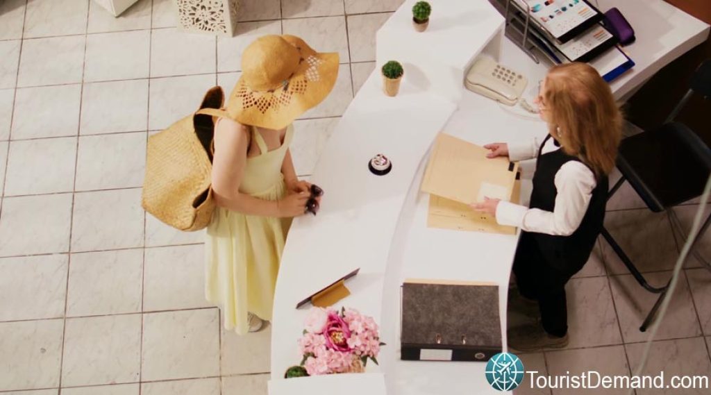tricks to get cheap hotel rooms